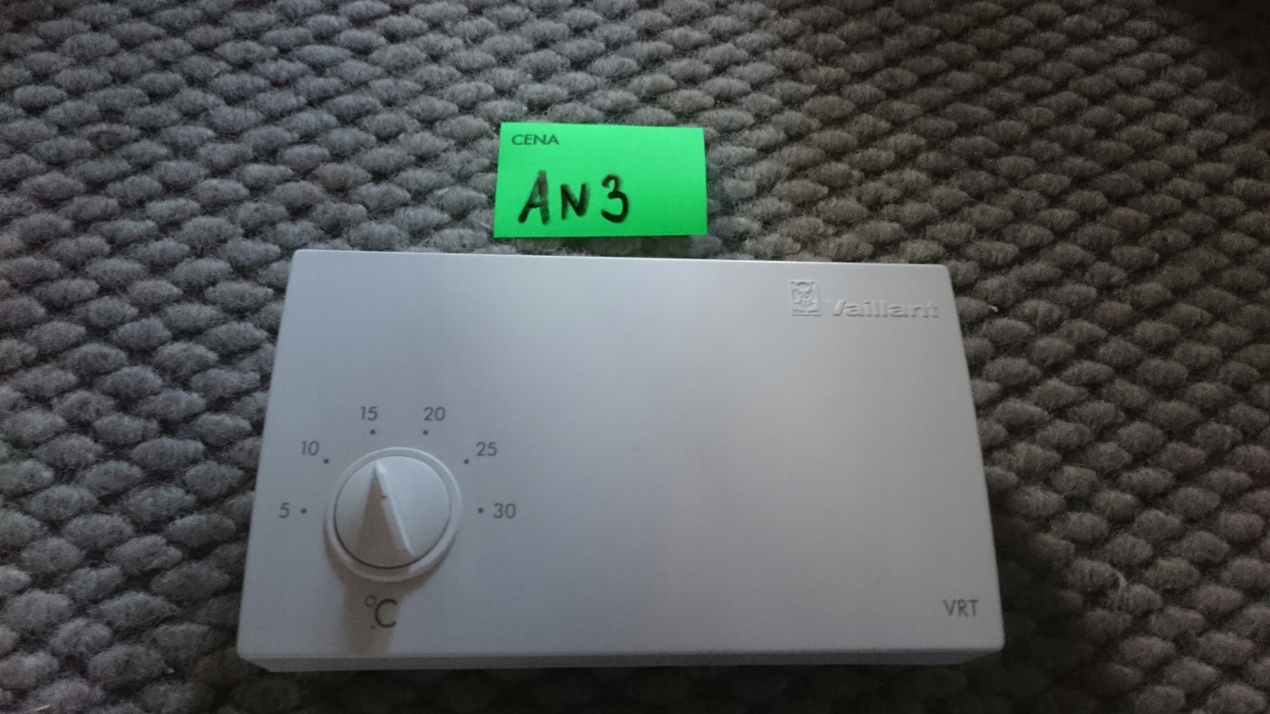 AN3 Vaillant 9090 izbový termostat vrt-za