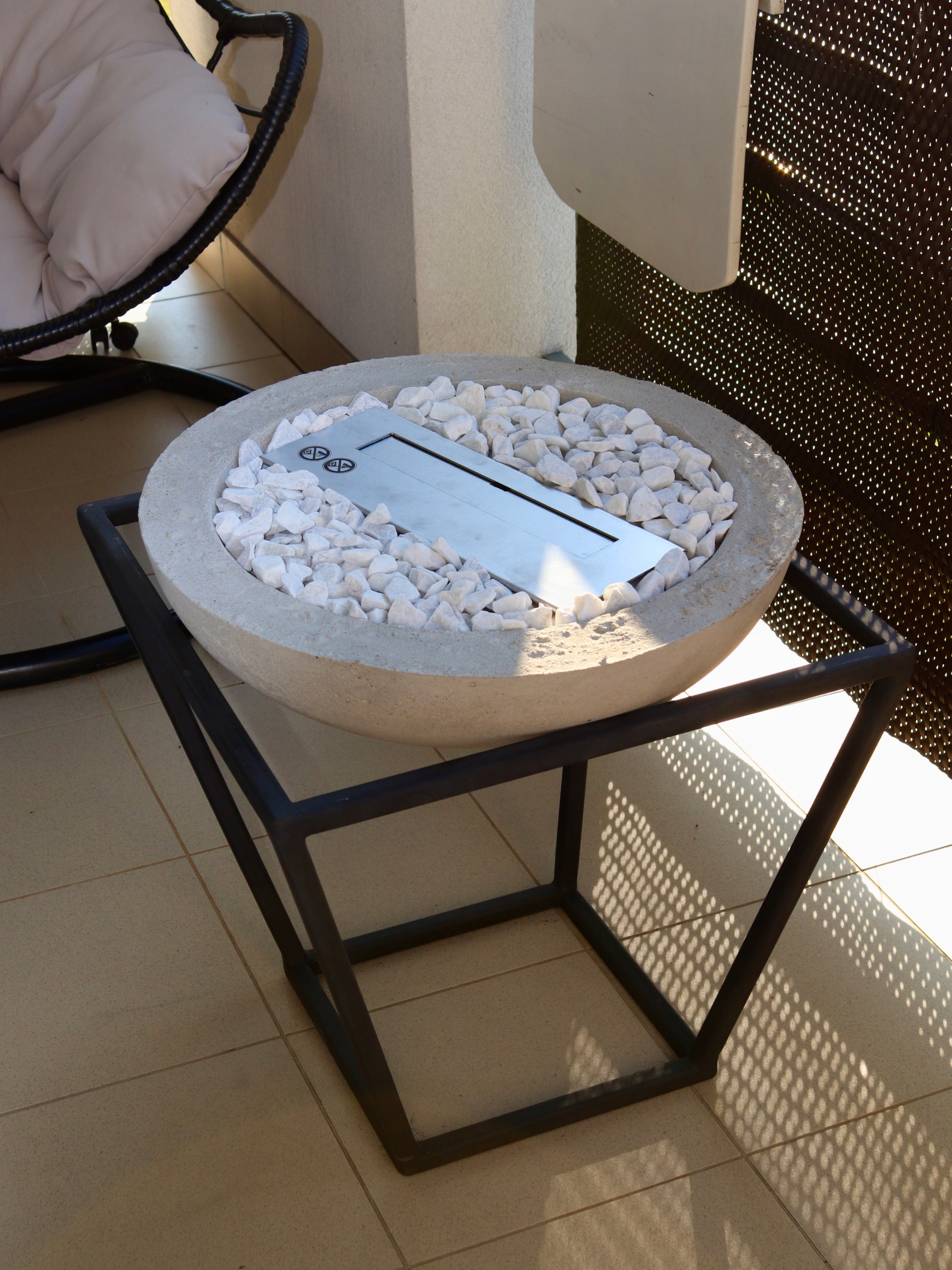 Betónový biokrb Firebowl na terase, balkóne, záhrade