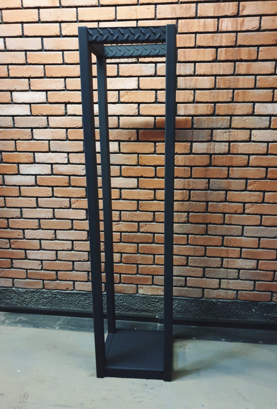 Stojan, kôš na drevo Čierny stojan na krbový drevený kôš, hrubý + vzor