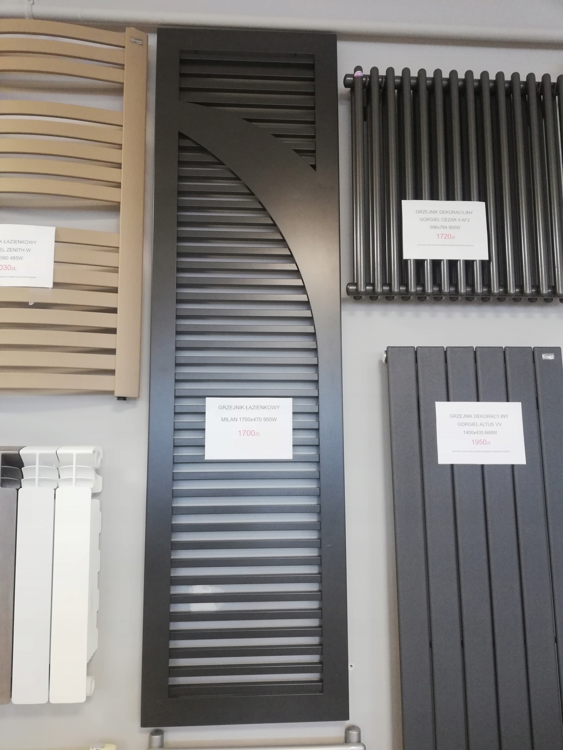 DEKORATÍVNY RADIÁTOR MILAN 470x1700 950W ANTRACIT