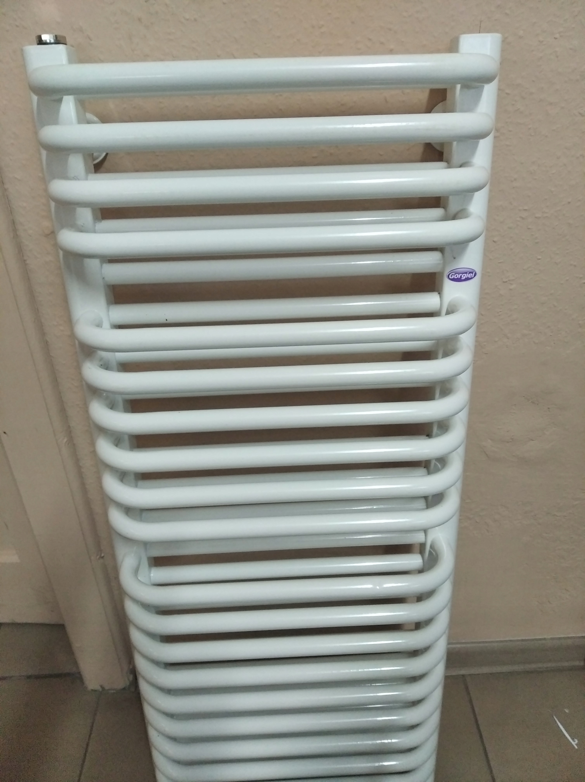 Gorgiel kúpeľňové kúrenie AK-DR 940 × 400 biele