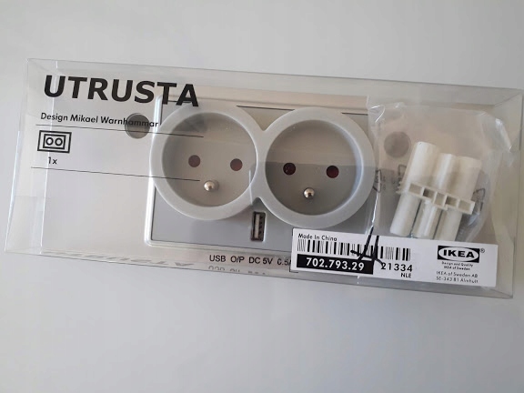 Dvojitá zásuvka IKEA ANSLUTA s USB strieborná