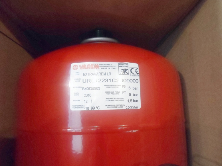 Expanzná nádoba ústredného kúrenia EKD