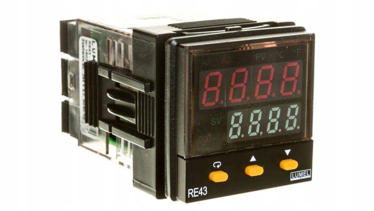 Programovateľný regulátor dodáva 90-264 V AC vstup