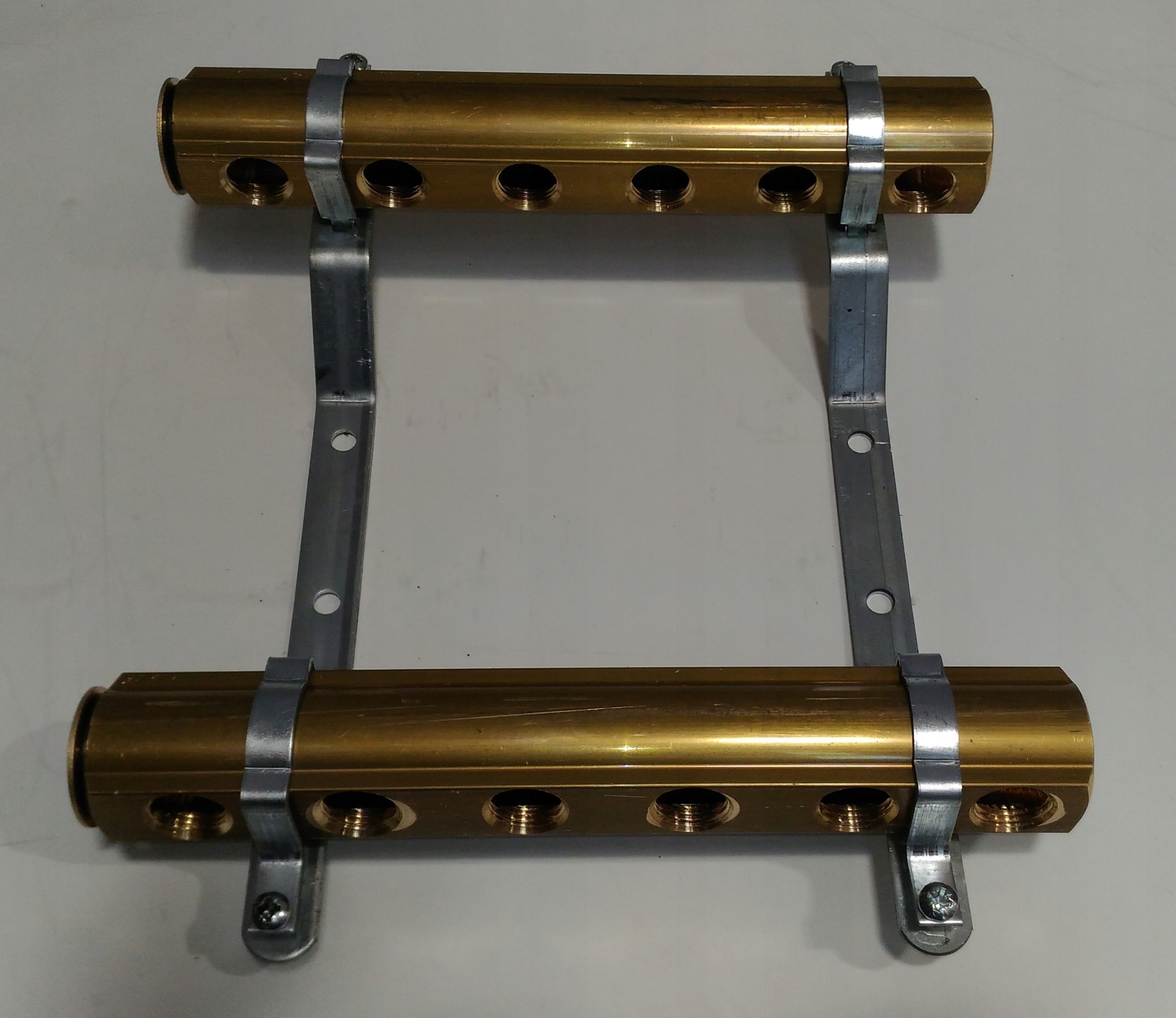 DISTRIBUTOR BRASS 6 sekcií ústredného kúrenia