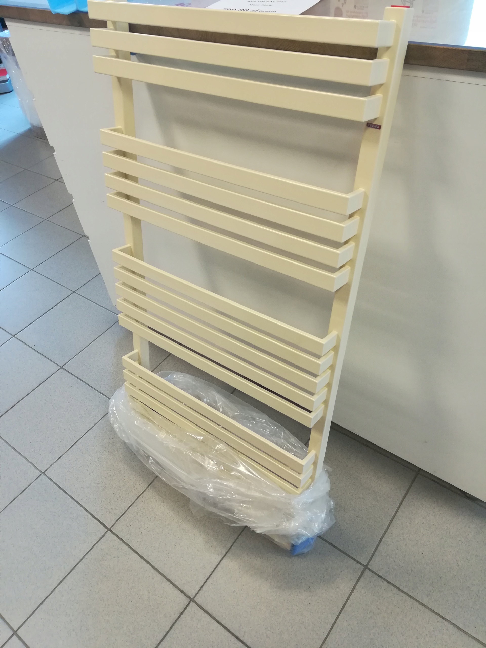 Terma Quadrus Slim 1140 × 600 pripojený. SX RAL1015