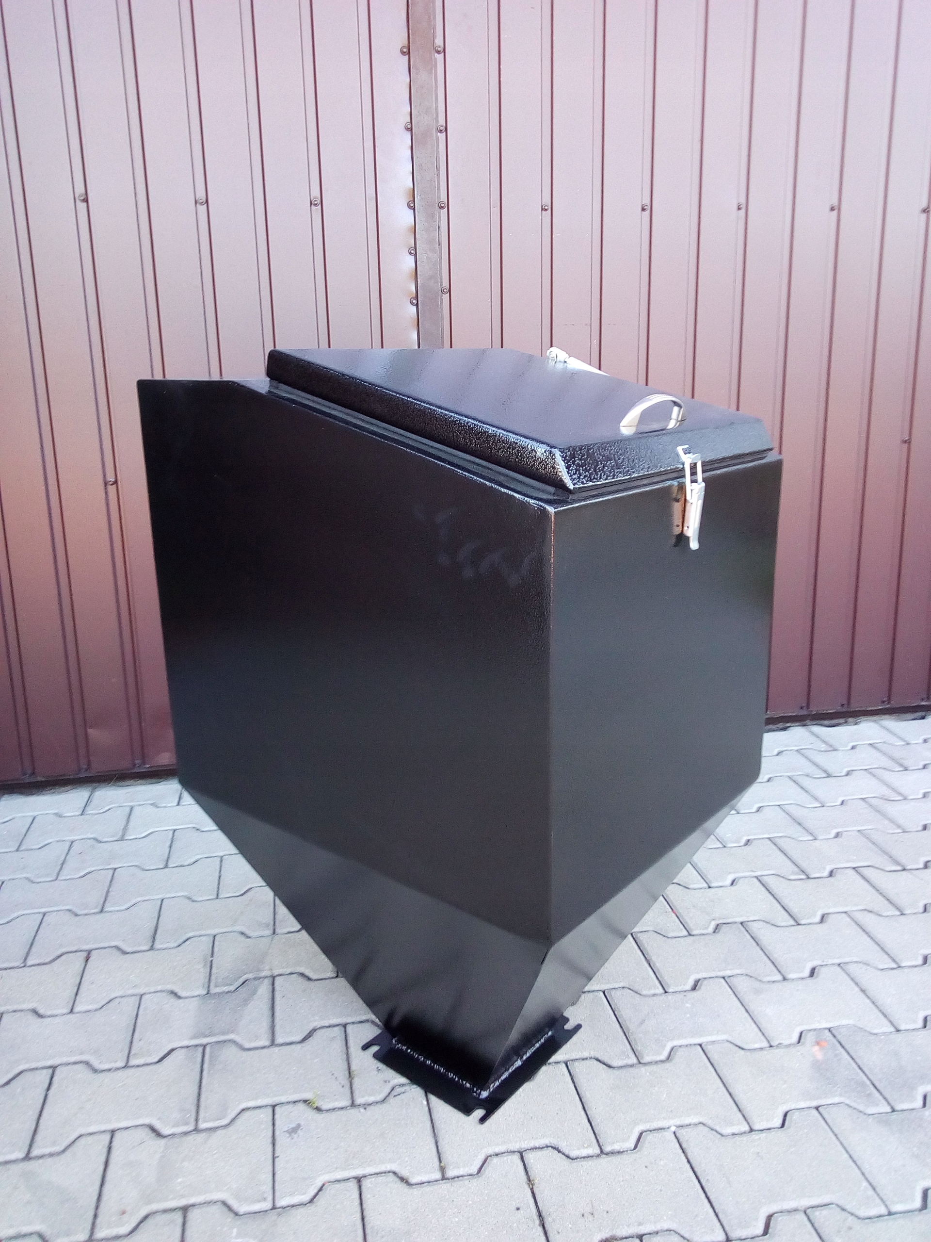KOŠÍK NA KONTAJNER NA EKO RASTOVÉ PALIVO pre kachle